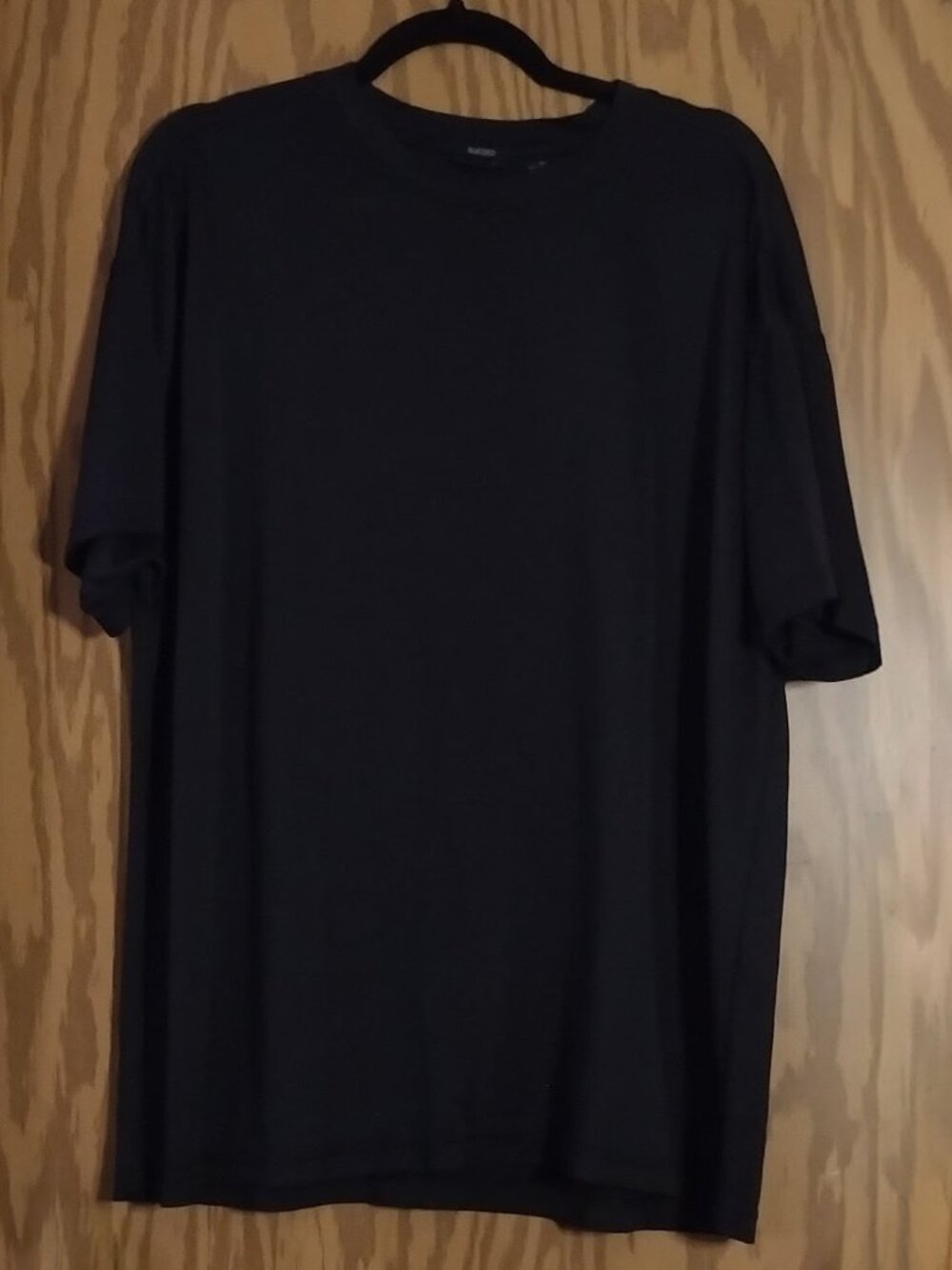 XL- Sueded by Bruno Mens - Black short sleeve crew neck shirt